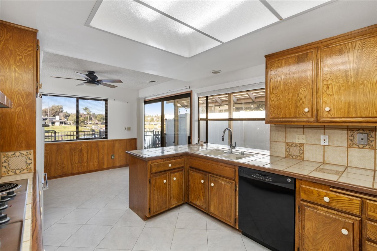 08-1610-Via-La-Plaza-Remain-Street-Media-San-Diego-Real-Estate-Photography-1027