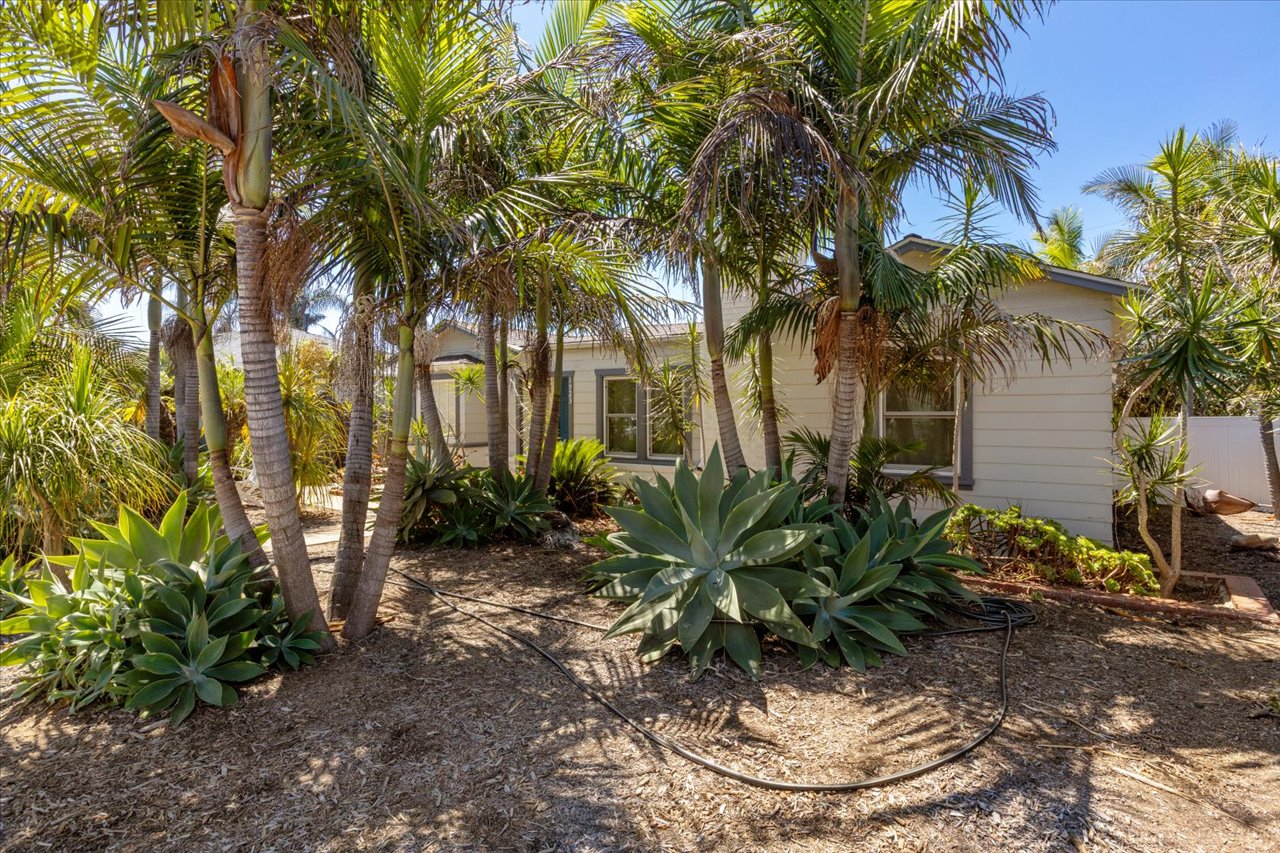 03-1923-Tremont-Street-Oceanside-Remain-Street-Media-San-Diego-Real-Estate-Photography-1008